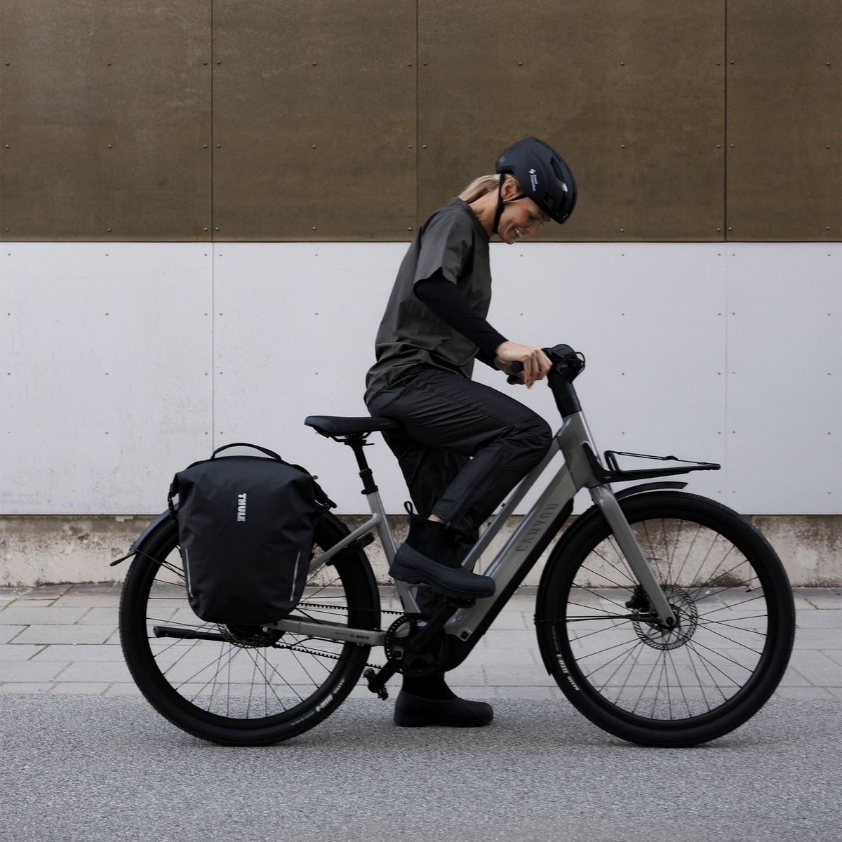 1635850 Shield Pannier 22L, black - Image 6